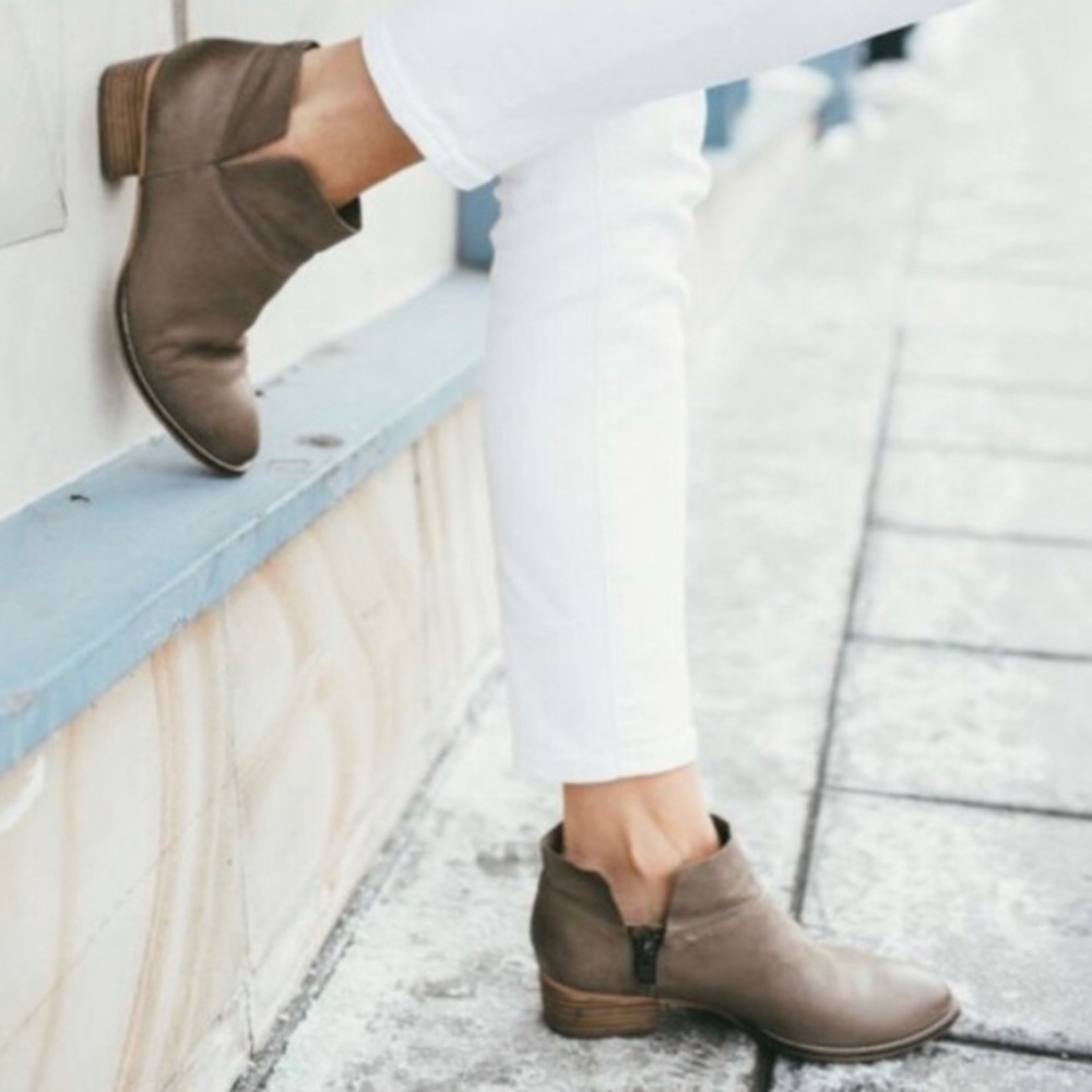 Seychelles Snare Metallic Pewter Ankle Booties 6.5